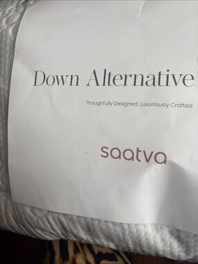 Saatva Down Alternative Pillow - White NEW